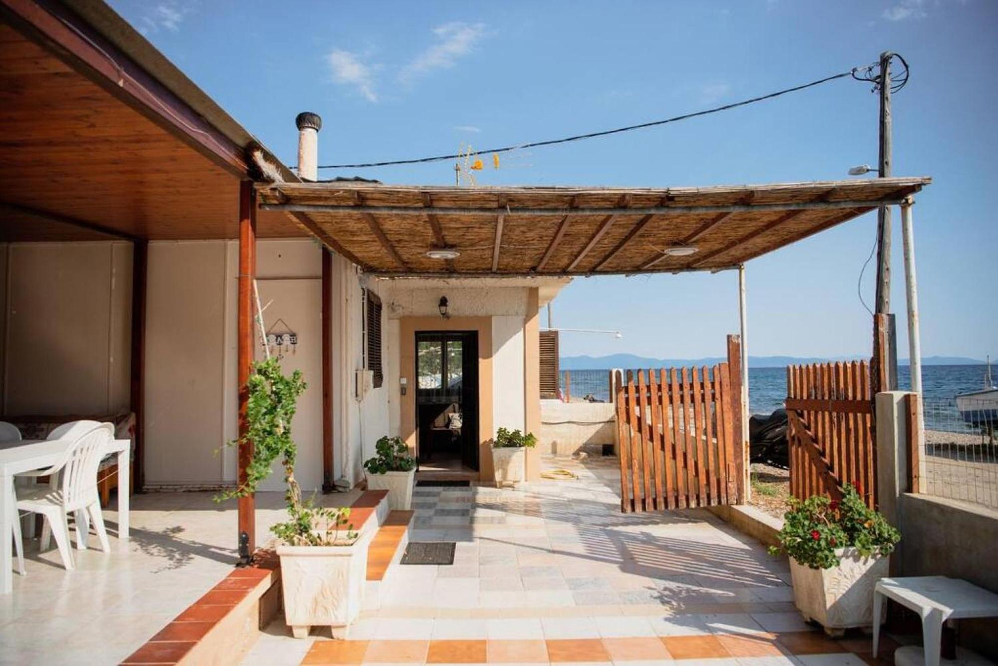 Holiday home Karnagio Seafront In Agria Kato Lekhonia