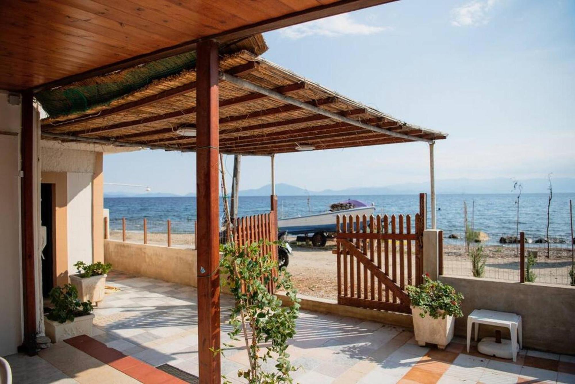 Holiday home Karnagio Seafront In Agria Kato Lekhonia
